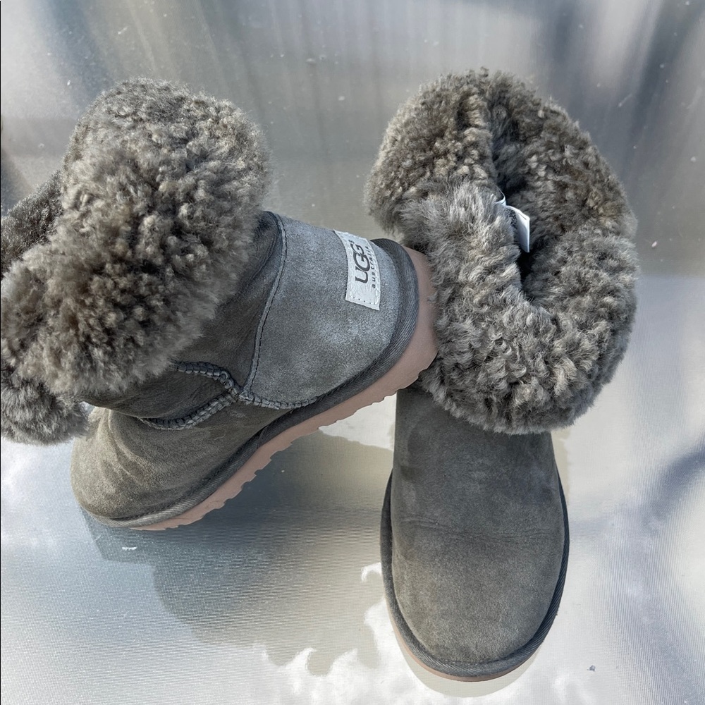 UGG Bailey Button Boots Size 6